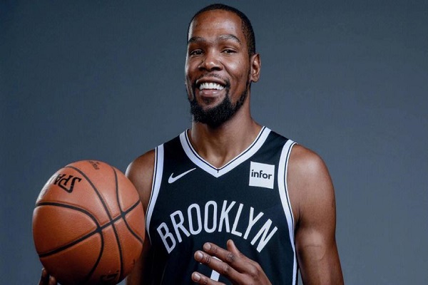 NBA季后賽中的關(guān)鍵球員表現(xiàn)對(duì)于球隊(duì)晉級(jí)的作用如何？