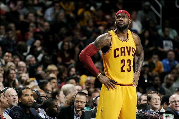 詹姆斯奪得NBA總冠軍是哪年?