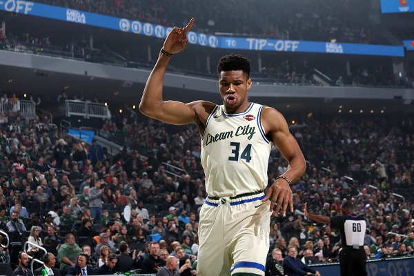 NBA中的租借球員和買斷合同是什么概念？