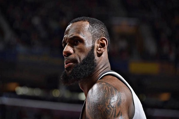 為什么詹姆斯是NBA歷史上最全面的球員之一？
